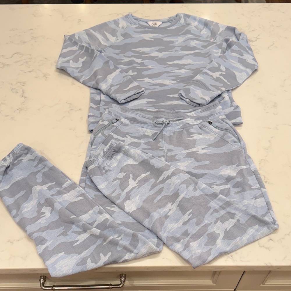Athleta Girl size L (12) Camo gray Sweat outfit
